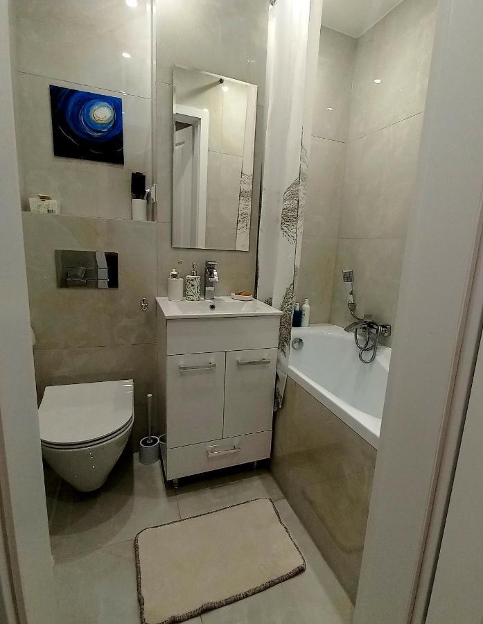 Nice Apartament With Small Tub Warsaw Luaran gambar